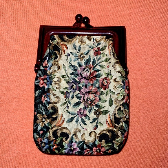 Vintage Handbags - Vintage Tapestry Cloth Kisslock Coin Purse 70s 3”x5”